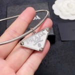 2025年9月25日入荷新品PRADAネックレスギフト/誕生日/記念品/アクセサリーxin工場