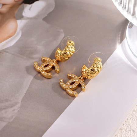 2025年9月25日入荷新品CHANELピアスギフト/誕生日...