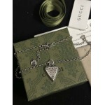 2025年9月25日入荷新品Gucciネックレスギフト/誕生日/記念品/アクセサリーxin工場