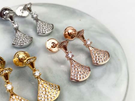 2025年9月25日入荷新品Bvlgariピアスギフト/誕生...