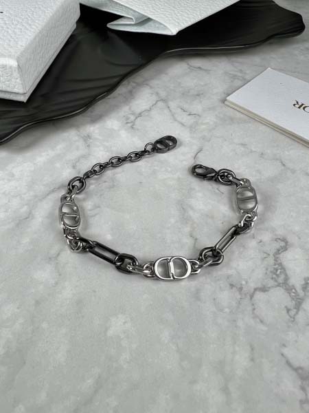 2025年9月25日入荷新品Diorブレスレットギフト/誕生...