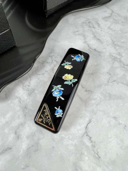 2025年9月25日入荷新品Pradaヘアピンギフト/誕生日...