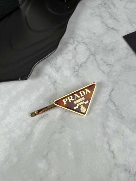 2025年9月25日入荷新品Pradaヘアピンギフト/誕生日...