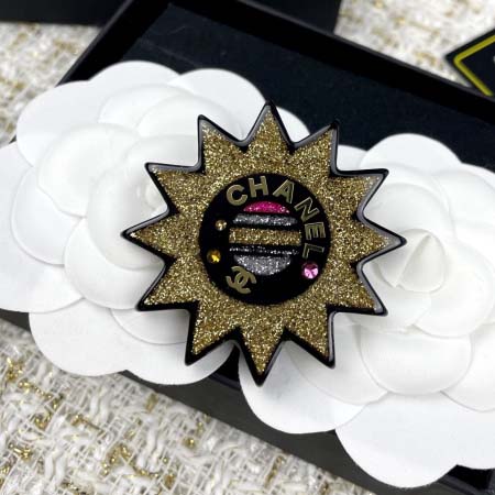 2025年9月25日入荷新品Chanelブローチギフト/誕生...
