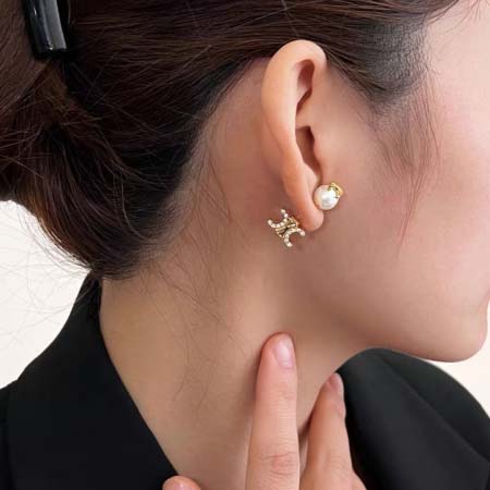 2025年9月26日入荷新品Celineピアスギフト/誕生日...