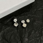 2025年9月26日入荷新品miumiuピアスギフト/誕生日/記念品/アクセサリーxin工場