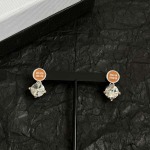 2025年9月26日入荷新品miumiuピアスギフト/誕生日/記念品/アクセサリーxin工場