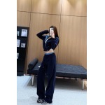 2025年9月26日入荷秋冬新作 miumiuセット上下ファッション/誕生日プレゼント/贈り物 can工場