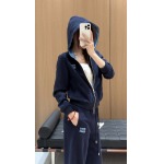 2025年9月26日入荷秋冬新作 miumiuセット上下ファッション/誕生日プレゼント/贈り物 can工場