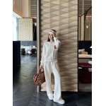 2025年9月26日入荷秋冬新作LOEWEセット上下ファッション/誕生日プレゼント/贈り物 can工場