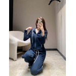 2025年9月26日入荷秋冬新作 miumiuジャケットファッション/誕生日プレゼント/贈り物 can工場