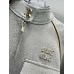 2025年9月26日入荷秋冬新作 miumiuジャケットファッション/誕生日プレゼント/贈り物 can工場