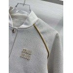 2025年9月26日入荷秋冬新作 miumiuジャケットファッション/誕生日プレゼント/贈り物 can工場