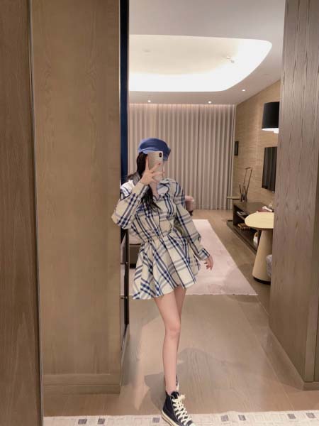 2025年9月26日入荷秋冬新作BURBERRYワンピースフ...