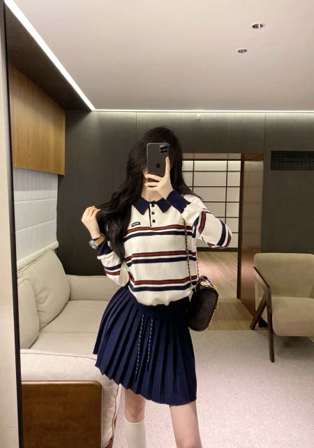 2025年9月26日入荷秋冬新作 miumiuニットのセータ...