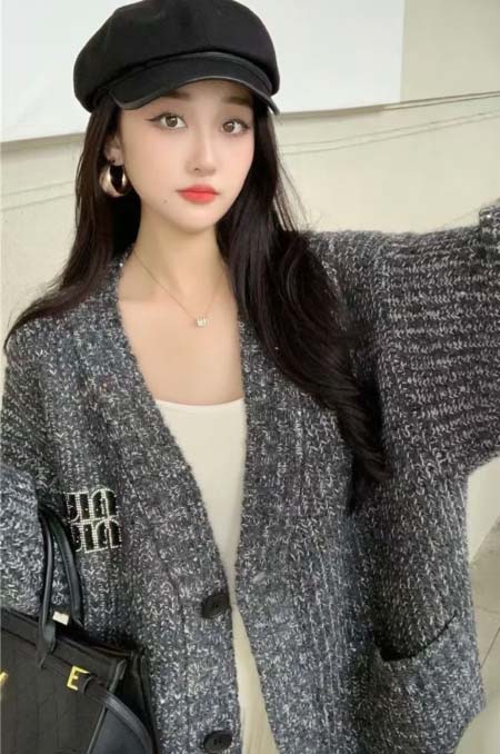 2025年9月26日入荷秋冬新作 miumiuニットのセータ...