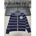 2025年9月26日入荷秋冬新作 miumiuニットのセーターファッション/誕生日プレゼント/贈り物 can工場