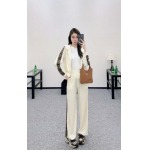 2025年9月26日入荷秋冬新作Fendi セット上下 ファッション/誕生日プレゼント/贈り物 can工場