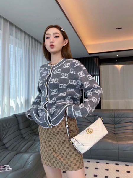 2025年9月27日入荷秋冬新作Gucci ニットカーディガ...