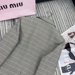 2025年9月27日入荷秋冬新作 miumiuジャケットファッション/誕生日プレゼント/贈り物 can工場