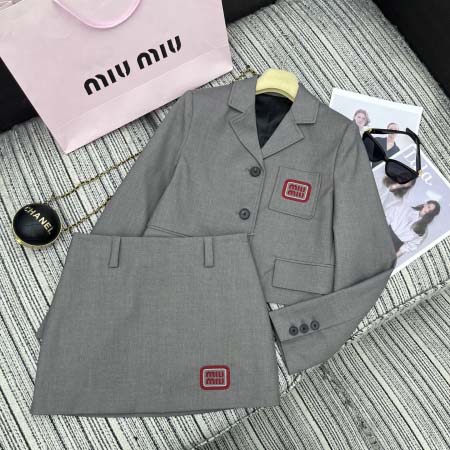 2025年9月27日入荷秋冬新作 miumiu背広ファッショ...