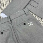 2025年9月27日入荷秋冬新作 miumiuジャケットファッション/誕生日プレゼント/贈り物 can工場