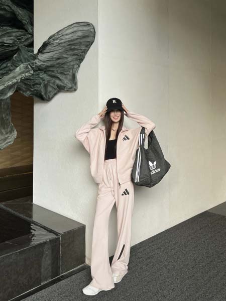 2025年9月27日入荷秋冬新作Adidas上下ファッション...