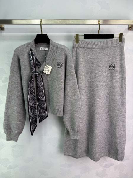 2025年9月28日入荷新作Loeweセットレディース服高級...