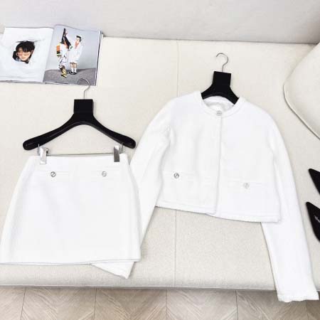 2025年9月28日入荷秋冬新作Gucciレディース服高級N...