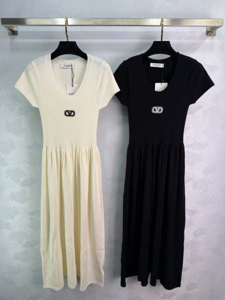 2025年9月29日入荷秋冬新作VALENTINOレディース...