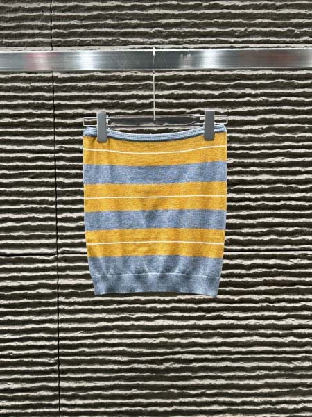 2025年10月1日入荷秋冬新作 miumiuファッション/誕生日プレゼント/贈り物 can工場