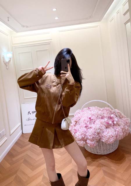 2025年10月1日入荷秋冬新作 miumiuファッション/誕生日プレゼント/贈り物 can工場