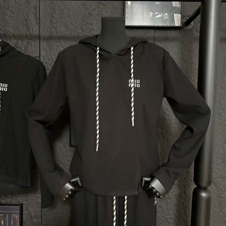 2025年10月1日入荷秋冬新作Miumiu セットファッション/誕生日プレゼント/贈り物 can工場