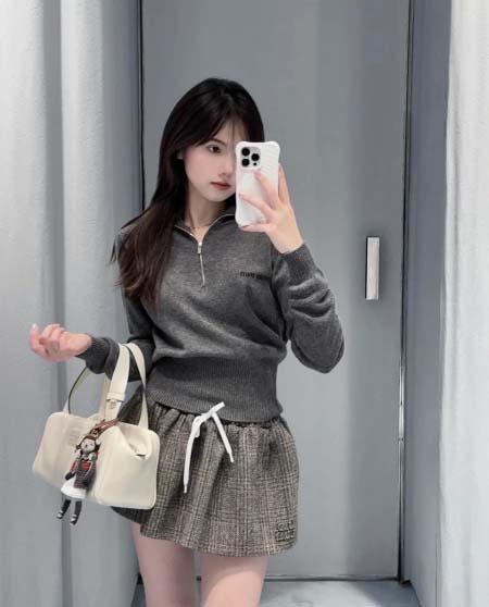 2025年10月13日入荷秋冬新作Miumiu ニット/セーターファッション/誕生日プレゼント/贈り物 can工場