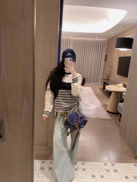 2025年10月13日入荷秋冬新作Miumiu ニット ファッション/誕生日プレゼント/贈り物 can工場