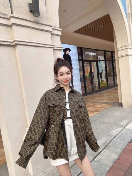 2025年10月13日入荷秋冬新作Fendiジャケットファッション/誕生日プレゼント/贈り物 can工場