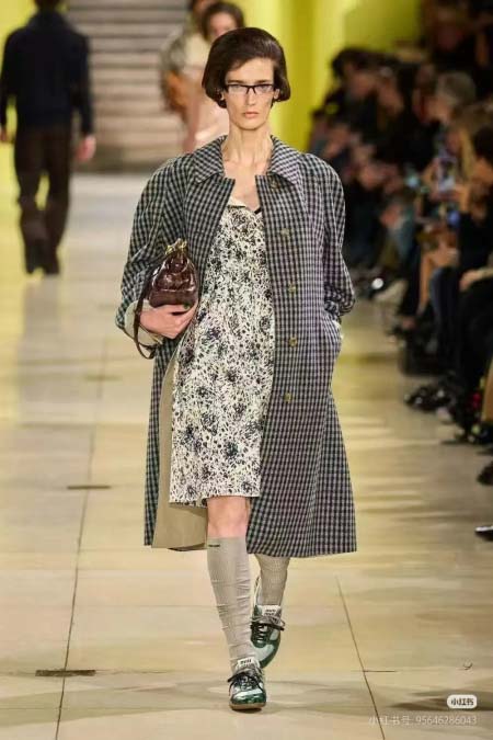 2025年10月14日入荷秋冬新作MIUMIU ロングコートファッション/誕生日プレゼント/贈り物 can工場