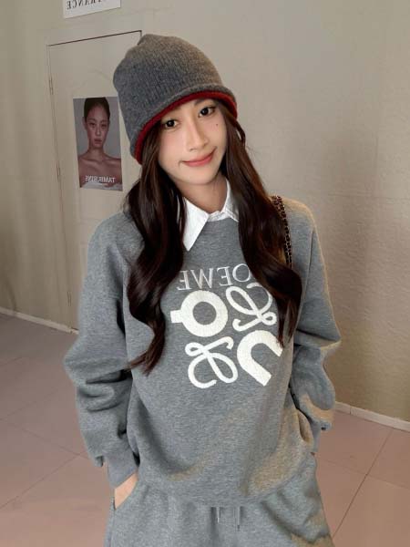 2025年10月14日入荷秋冬新作LOEWEスウェットファッション/誕生日プレゼント/贈り物 can工場