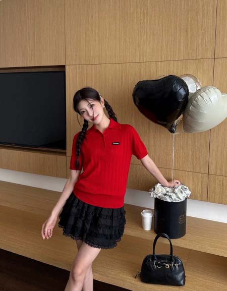 2025年10月14日入荷秋冬新作Miumiuニット/セーターファッション/誕生日プレゼント/贈り物 can工場