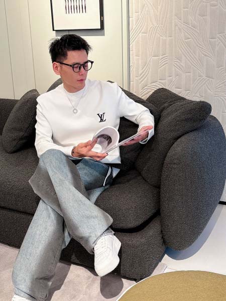 2025年10月14日入荷新作Louis Vuitton長袖Tシャツ 高品質超厳選★入手困難/LD工場