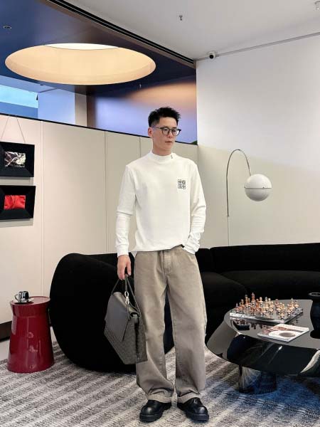 2025年10月14日入荷新作Louis Vuitton長袖Tシャツ 高品質超厳選★入手困難/LD工場