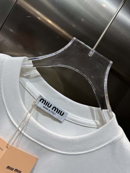 2025年10月26日入荷秋冬新作MIUMIU半袖Tシャツ高級品/MP工場