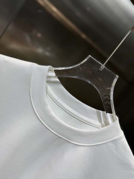 2025年10月26日入荷秋冬新作LOEWE半袖Tシャツ高級品/MP工場