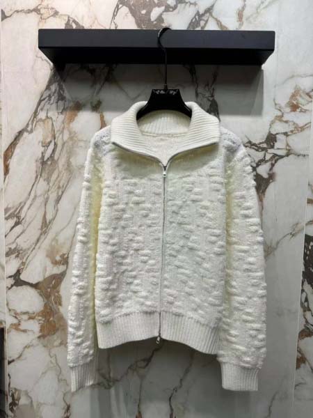 2025年10月1日入荷秋冬新作Burberryファッション...