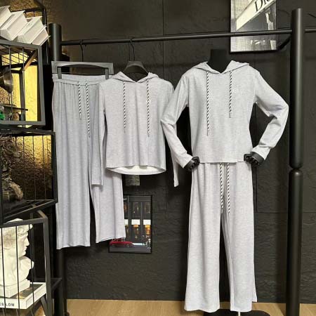 2025年10月1日入荷秋冬新作Loeweセットファッション...