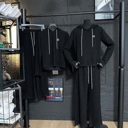 2025年10月1日入荷秋冬新作Loewe セットファッショ...