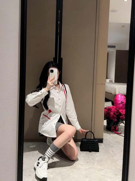 2025年10月1日入荷秋冬新作THOM BROWNE シャ...