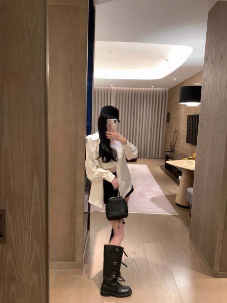 2025年10月1日入荷秋冬新作Loewe シャツファッショ...