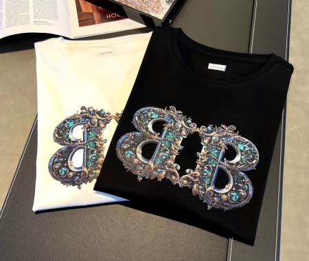 2025年10月10日秋冬入荷新作BALENCIAGA長袖高...