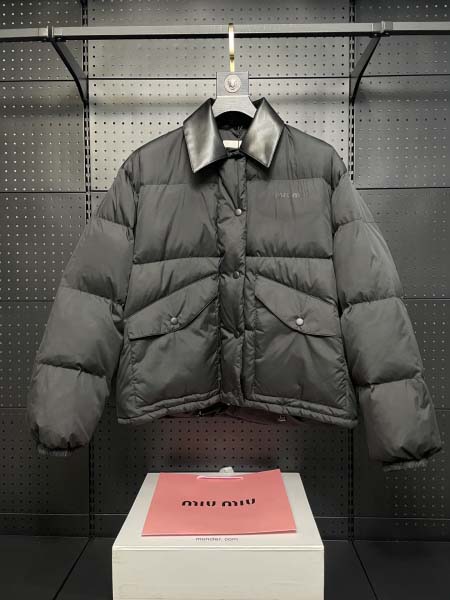 2025年10月11日秋冬入荷新作MIUMIUダウンジャケッ...